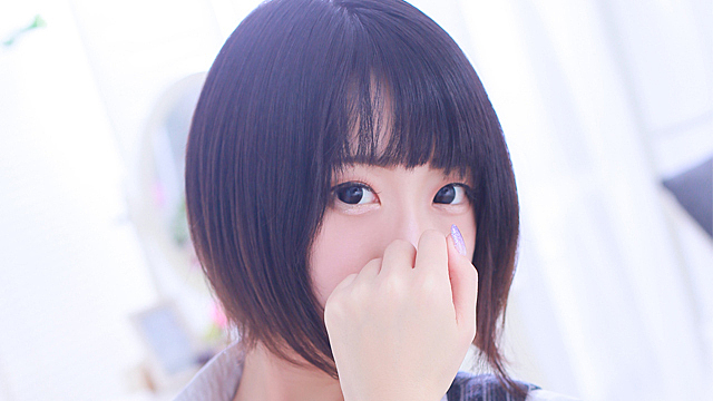 シャイで清楚なスレンダー美女【及川 かえで】さん入店です♪