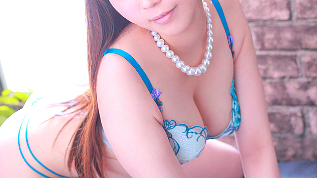 愛嬌たっぷりなうえに美巨乳でキレカワ♪