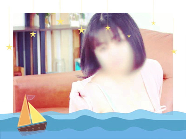 小柄で抱きたくなる奥様。