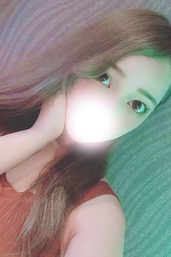色白美白娘の自撮り動画♪