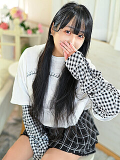 ブラウスの中は、ふわふわおっぱい！