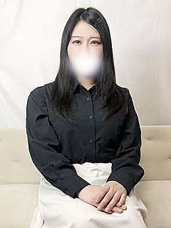着衣状態からも分かるその膨らみ。。